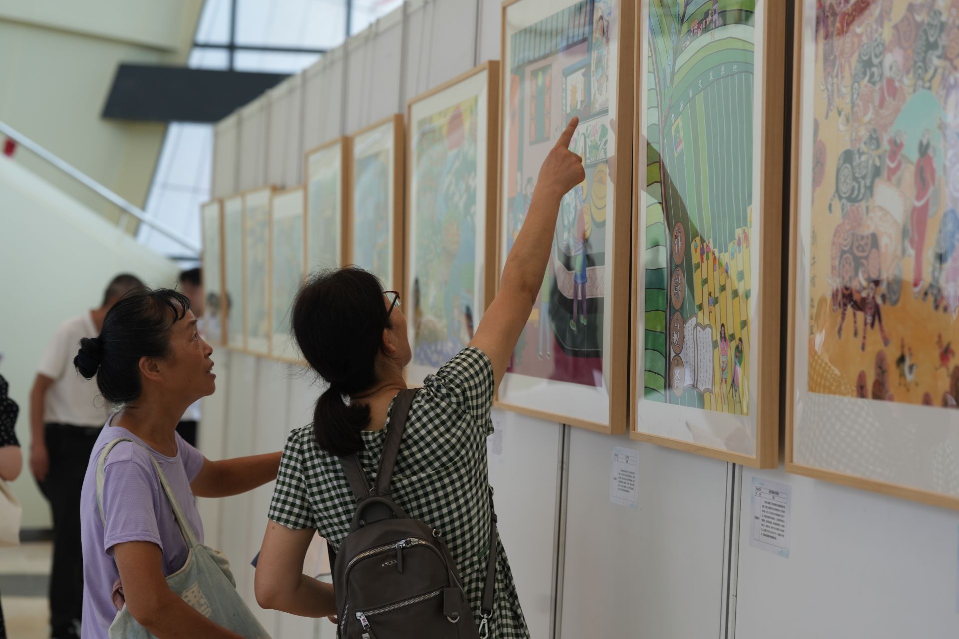 放下鋤頭拿起畫筆，黃岡有“畫”說(shuō)文藝創(chuàng)作